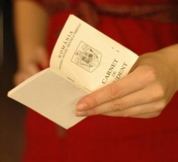 Încerca să treacă în Ungaria legitimându-se cu un carnet de student fals